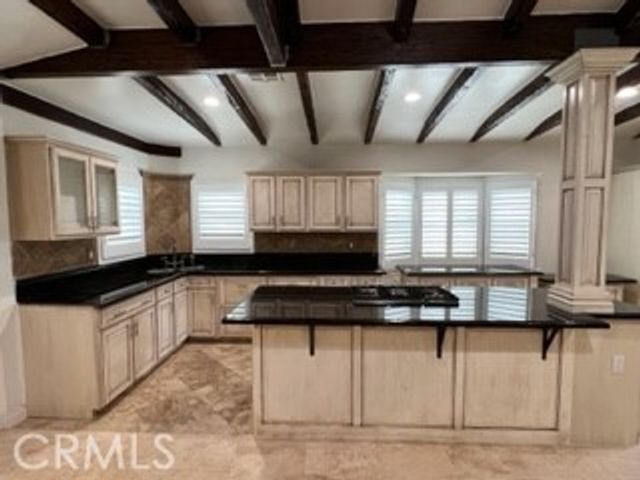 8461 Vicksburg, Los Angeles, CA 90045
