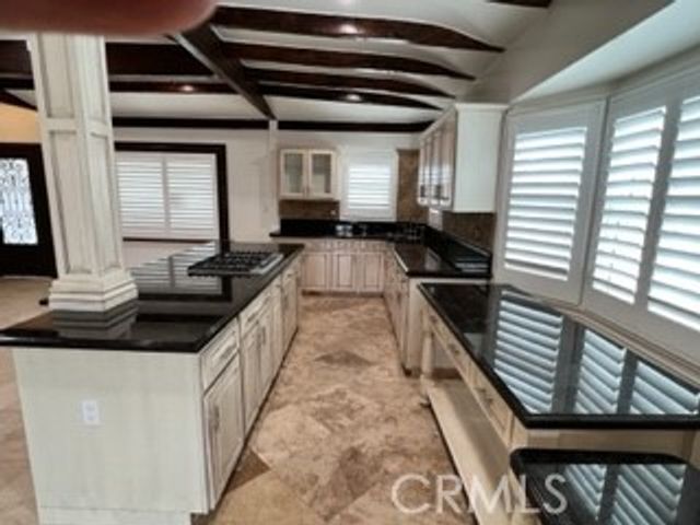 8461 Vicksburg, Los Angeles, CA 90045