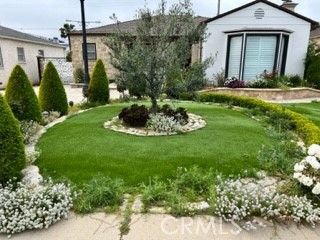 8461 Vicksburg, Los Angeles, CA 90045