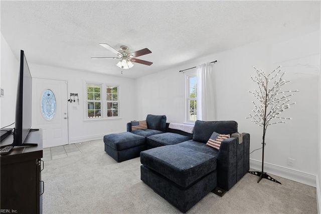 4139 1st ST, Chesapeake, VA 23324
