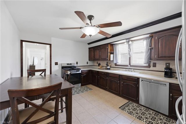 4139 1st ST, Chesapeake, VA 23324