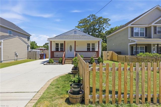4139 1st ST, Chesapeake, VA 23324