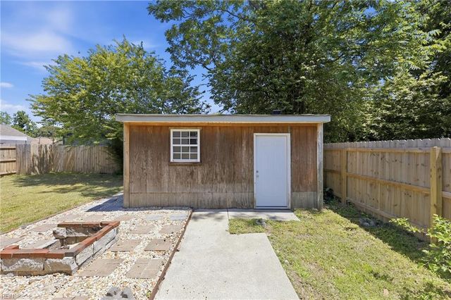 4139 1st ST, Chesapeake, VA 23324