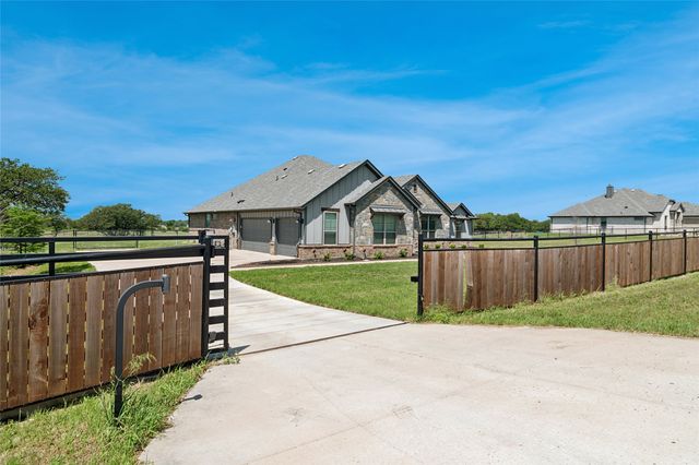 587 Old Agnes Road, Weatherford, TX 76088