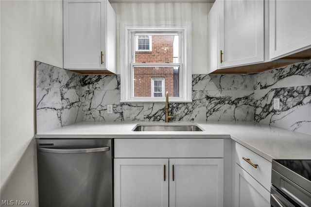 862 Keystone Drive, Cleveland Heights, OH 44121