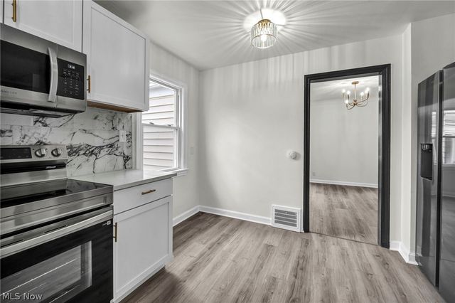 862 Keystone Drive, Cleveland Heights, OH 44121