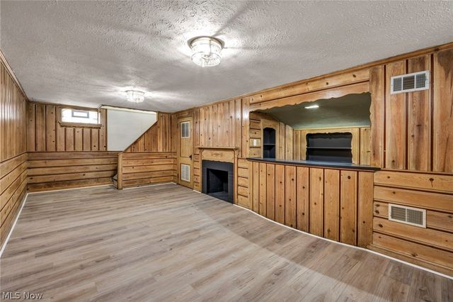 862 Keystone Drive, Cleveland Heights, OH 44121