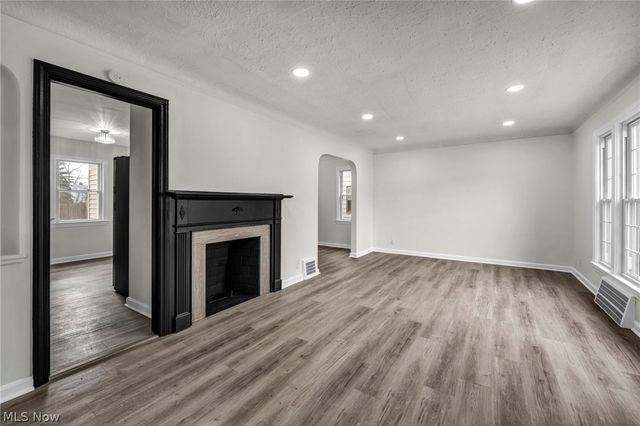 862 Keystone Drive, Cleveland Heights, OH 44121