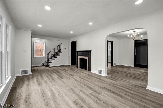 862 Keystone Drive, Cleveland Heights, OH 44121