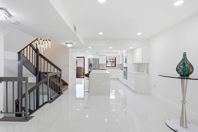 1222 Hillsboro Mile 15, Hillsboro Beach, FL 33062