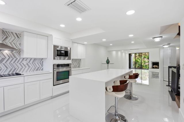 1222 Hillsboro Mile 15, Hillsboro Beach, FL 33062