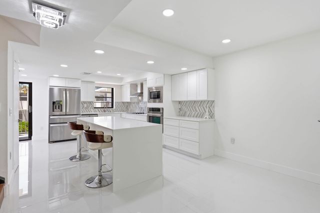 1222 Hillsboro Mile 15, Hillsboro Beach, FL 33062