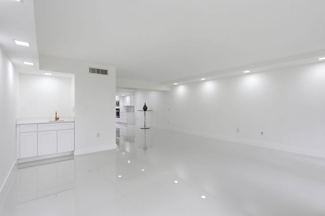 1222 Hillsboro Mile 15, Hillsboro Beach, FL 33062