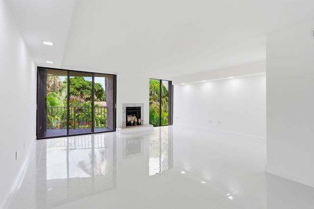 1222 Hillsboro Mile 15, Hillsboro Beach, FL 33062