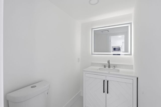 1222 Hillsboro Mile 15, Hillsboro Beach, FL 33062