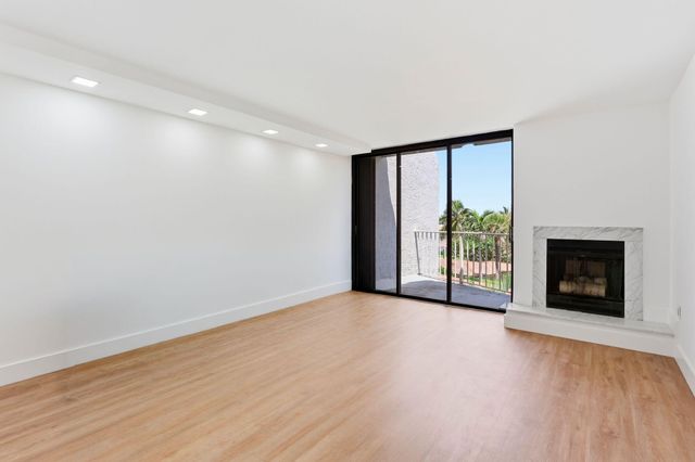 1222 Hillsboro Mile 15, Hillsboro Beach, FL 33062