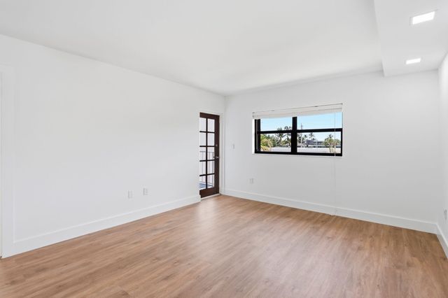 1222 Hillsboro Mile 15, Hillsboro Beach, FL 33062