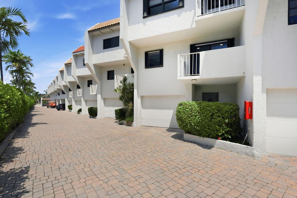 1222 Hillsboro Mile 15, Hillsboro Beach, FL 33062