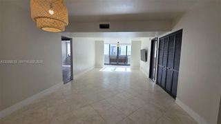 250 Galen Dr 32, Key Biscayne, FL 33149