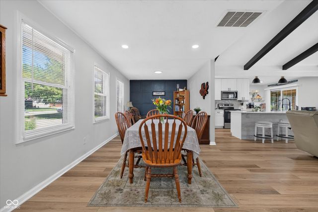 1492 Woodscliff Drive, Anderson, IN 46012