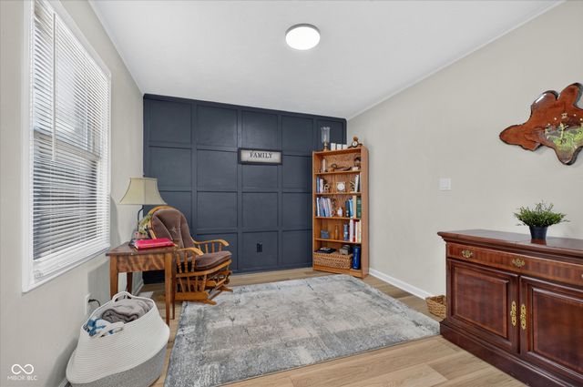 1492 Woodscliff Drive, Anderson, IN 46012