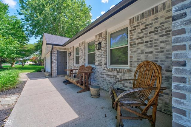 1492 Woodscliff Drive, Anderson, IN 46012