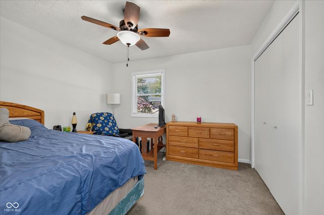 1492 Woodscliff Drive, Anderson, IN 46012