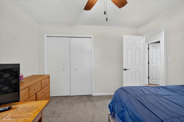 1492 Woodscliff Drive, Anderson, IN 46012