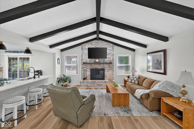 1492 Woodscliff Drive, Anderson, IN 46012