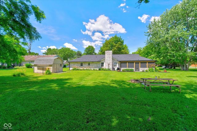 1492 Woodscliff Drive, Anderson, IN 46012