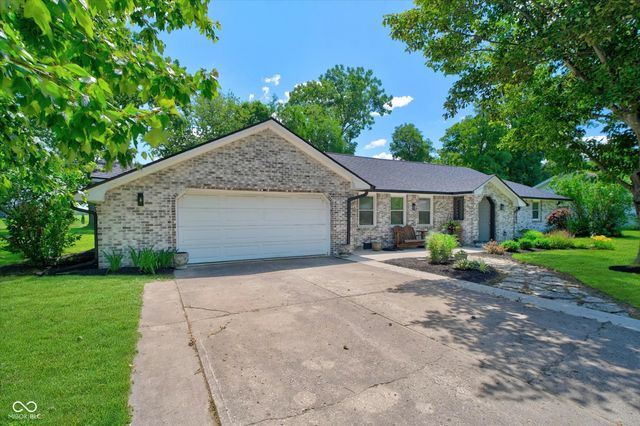 1492 Woodscliff Drive, Anderson, IN 46012