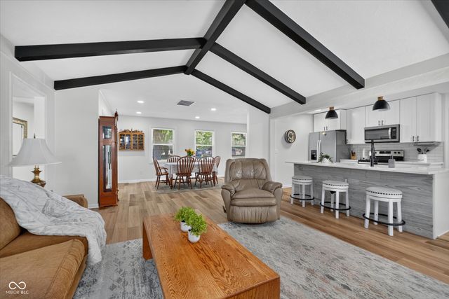 1492 Woodscliff Drive, Anderson, IN 46012