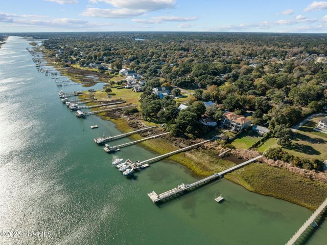 111 Scotch Bonnet Way, Hampstead, NC 28443