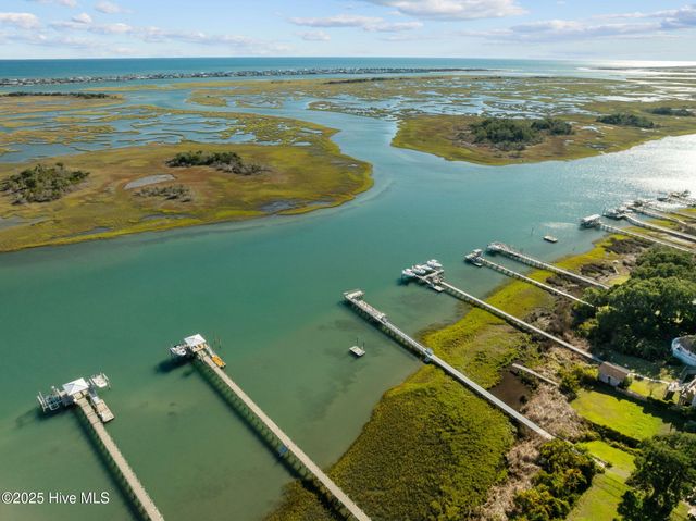 111 Scotch Bonnet Way, Hampstead, NC 28443