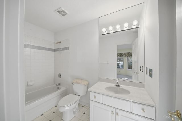 943 Weninger Circle, Cincinnati, OH 45203