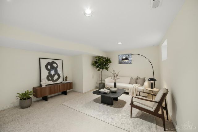 943 Weninger Circle, Cincinnati, OH 45203