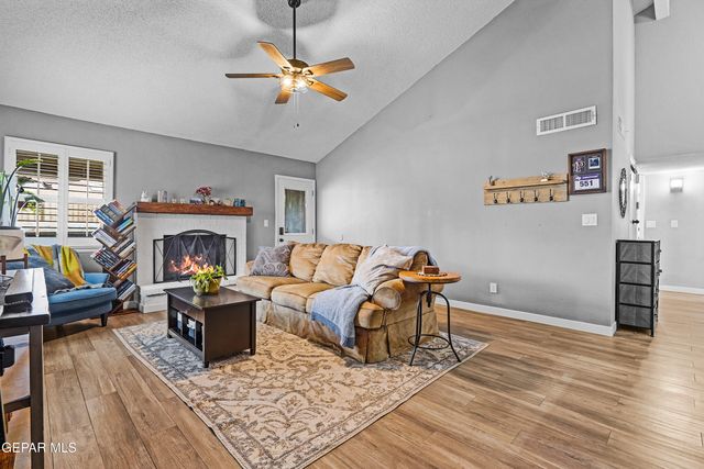 10900 ERNIE BANKS Drive, El Paso, TX 79934