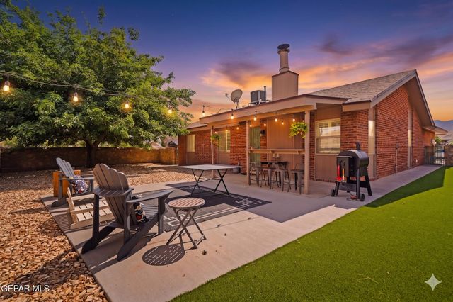 10900 ERNIE BANKS Drive, El Paso, TX 79934