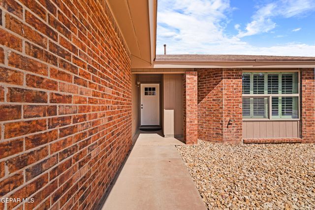 10900 ERNIE BANKS Drive, El Paso, TX 79934