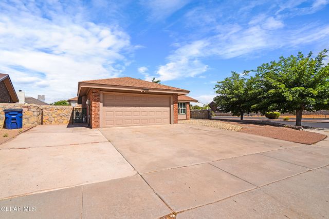 10900 ERNIE BANKS Drive, El Paso, TX 79934