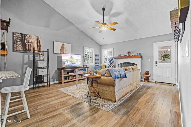 10900 ERNIE BANKS Drive, El Paso, TX 79934