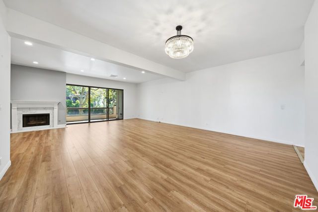 141 S Linden Drive 206, Beverly Hills, CA 90212