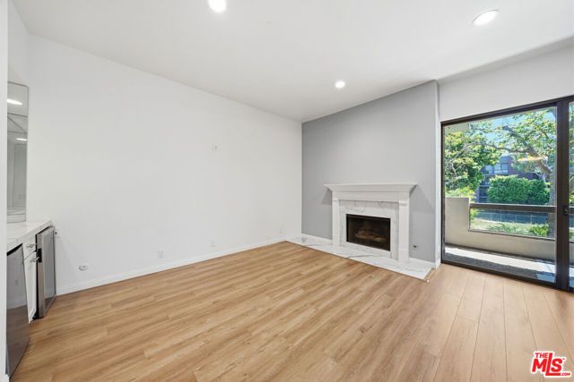 141 S Linden Drive 206, Beverly Hills, CA 90212