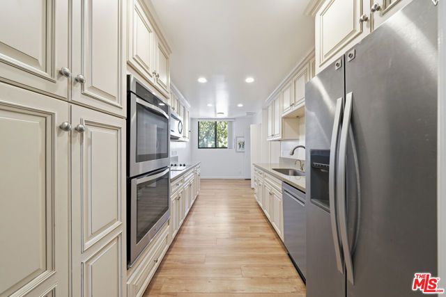 141 S Linden Drive 206, Beverly Hills, CA 90212