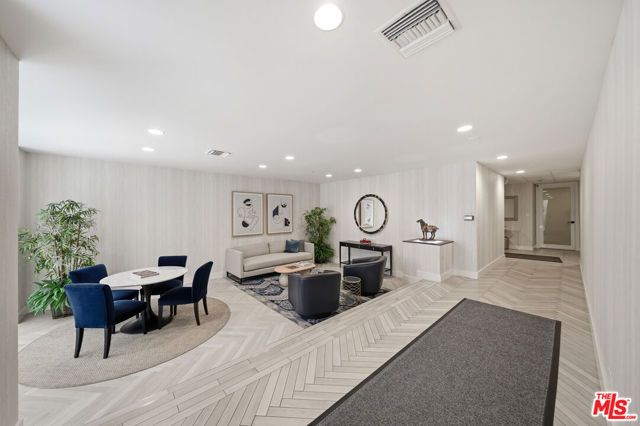 141 S Linden Drive 206, Beverly Hills, CA 90212