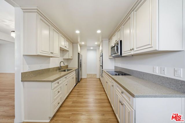 141 S Linden Drive 206, Beverly Hills, CA 90212