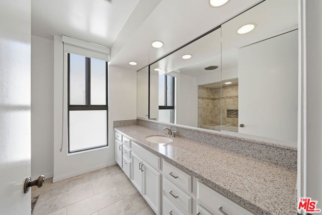 141 S Linden Drive 206, Beverly Hills, CA 90212