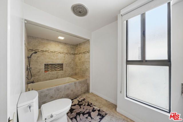 141 S Linden Drive 206, Beverly Hills, CA 90212