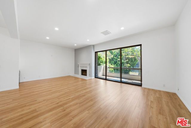 141 S Linden Drive 206, Beverly Hills, CA 90212