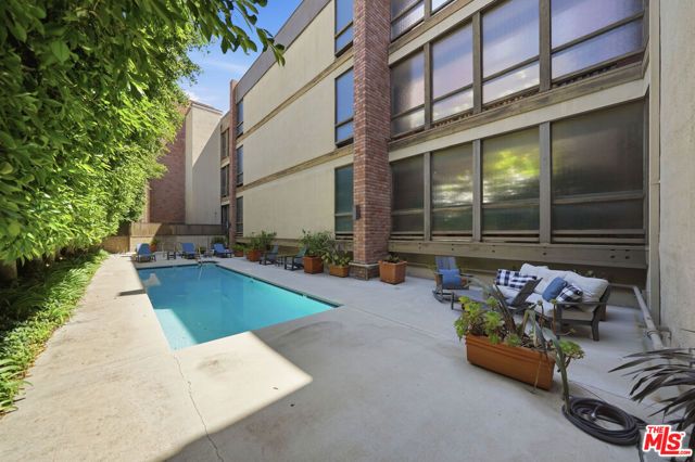 141 S Linden Drive 206, Beverly Hills, CA 90212